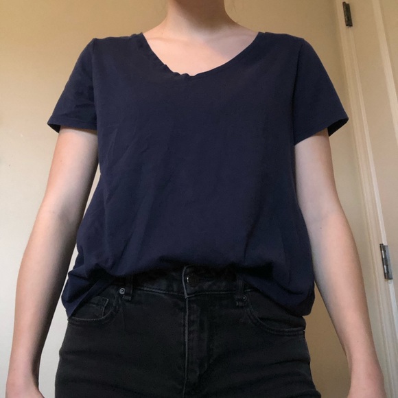 Old navy t-shirts - Picture 2 of 4